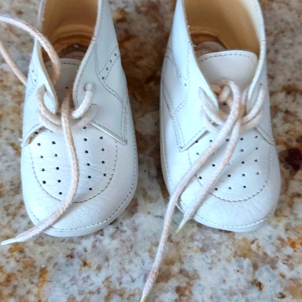 Leather infant shoes